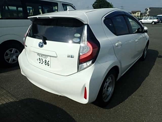 TOYOTA AQUA 2017