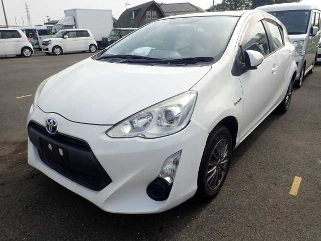TOYOTA AQUA 2015