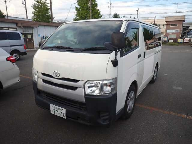 TOYOTA HIACE VAN 2017