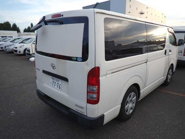 TOYOTA HIACE VAN 2017