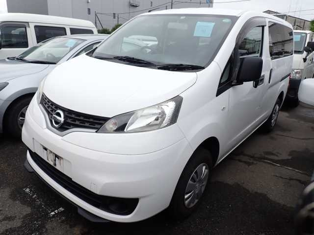 NISSAN NV200 2018