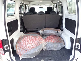 NISSAN NV200 2018