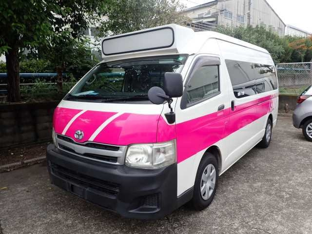 TOYOTA HIACE 2013