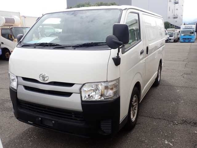 TOYOTA HIACE VAN 2015