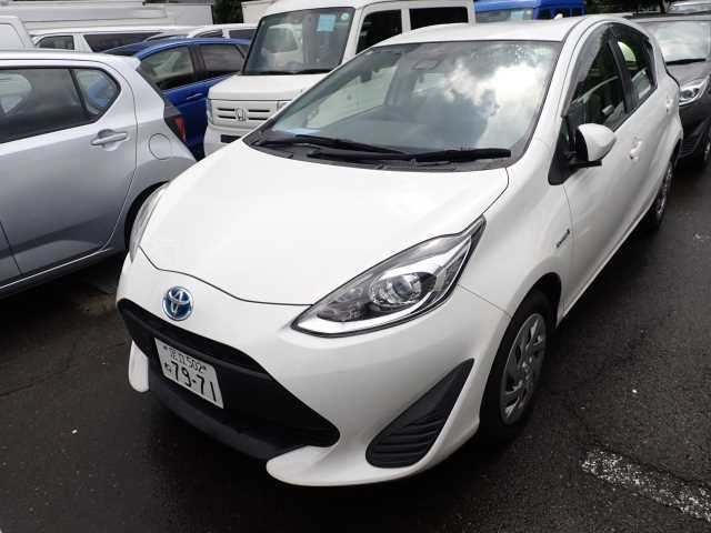 TOYOTA AQUA 2018
