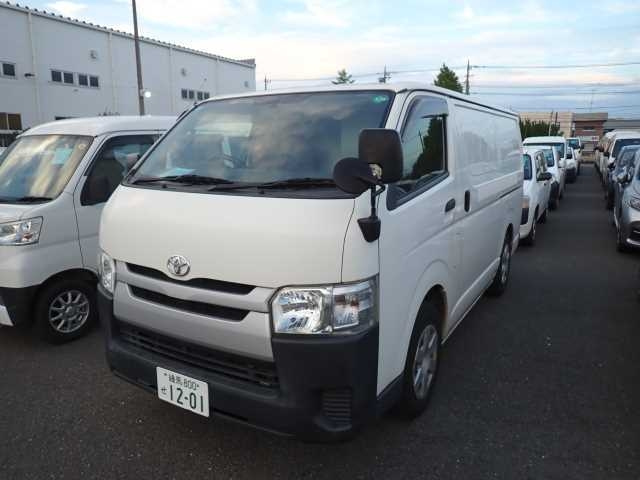 TOYOTA HIACE VAN 2017