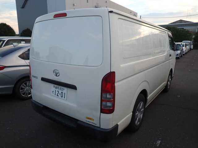 TOYOTA HIACE VAN 2017