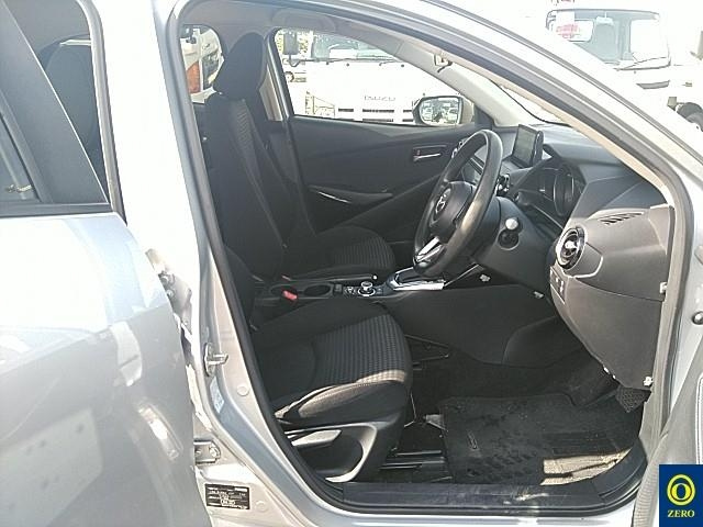 MAZDA DEMIO 2016