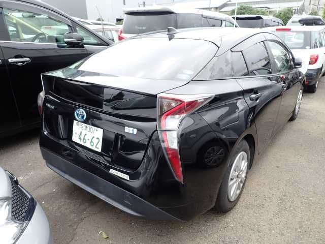 TOYOTA PRIUS 2016