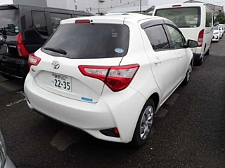 TOYOTA VITZ 2019