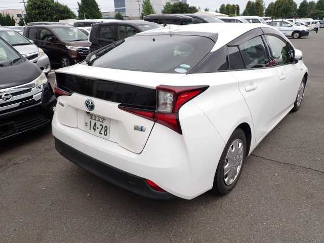 TOYOTA PRIUS 2019