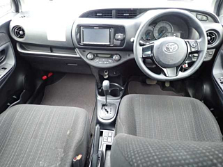 TOYOTA VITZ 2018