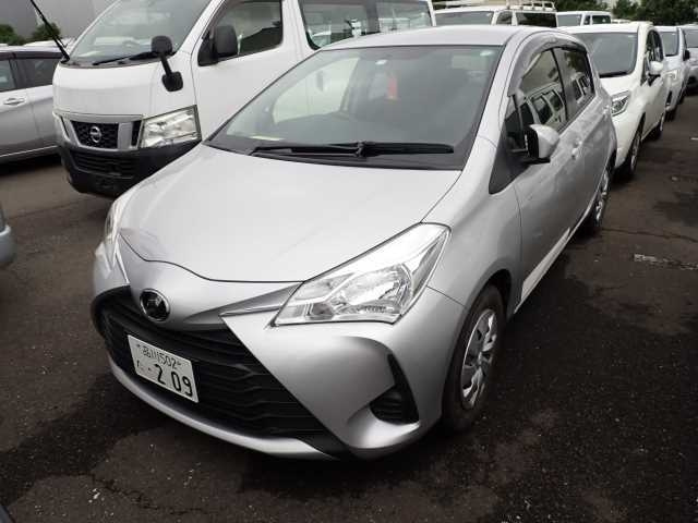 TOYOTA VITZ 2018