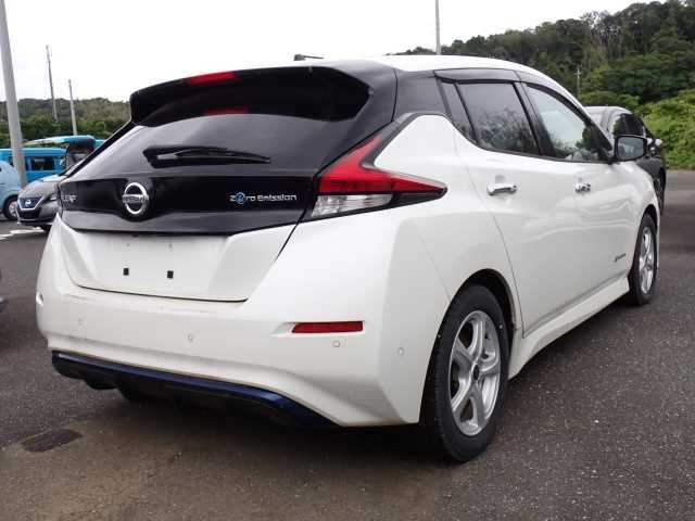 NISSAN LEAF 2018