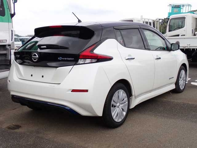 NISSAN LEAF 2018
