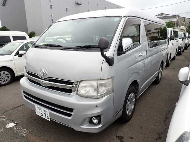 TOYOTA HIACE 2012