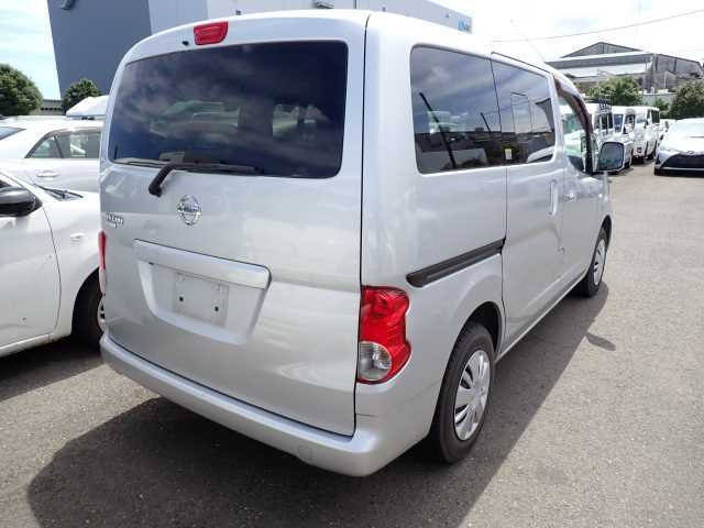 NISSAN NV200 2015