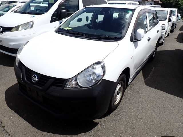 NISSAN AD 2018