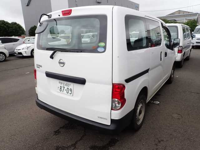 NISSAN NV200 2017