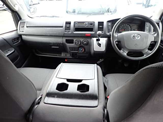 TOYOTA HIACE VAN 2019