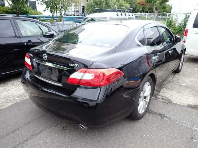 NISSAN FUGA 2011