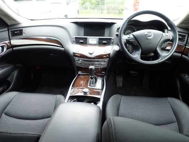 NISSAN FUGA 2011