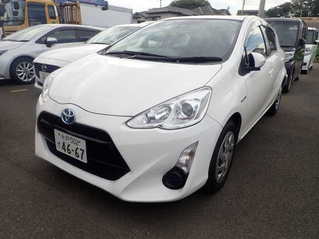 TOYOTA AQUA 2016