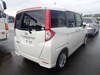 TOYOTA ROOMY 2019