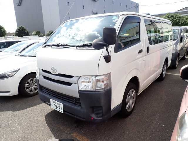 TOYOTA HIACE VAN 2016