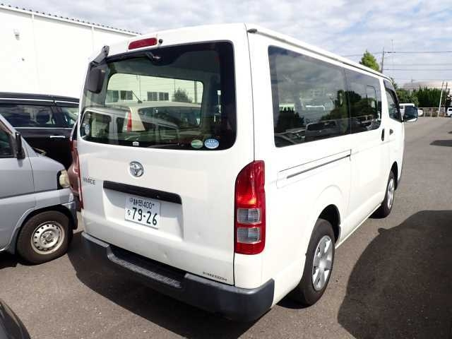 TOYOTA HIACE VAN 2016