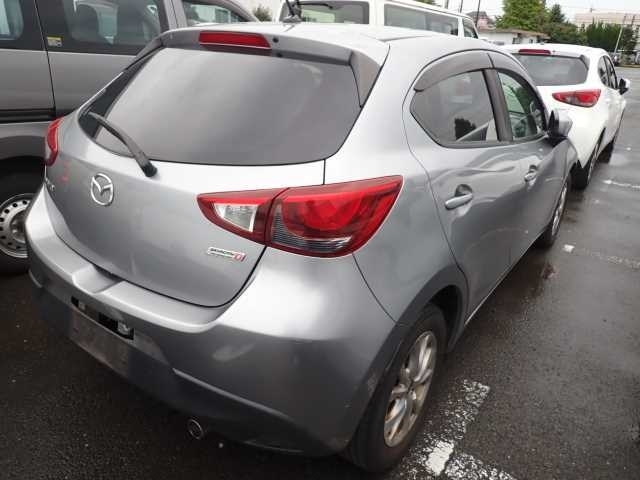 MAZDA DEMIO 2016