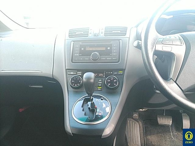 TOYOTA MARK X ZIO 2012