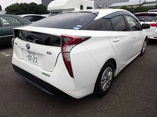 TOYOTA PRIUS 2018