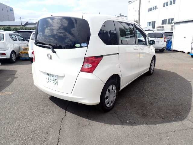 HONDA FREED 2011