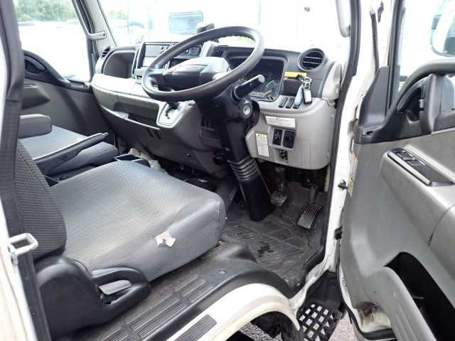 MITSUBISHI CANTER 2018