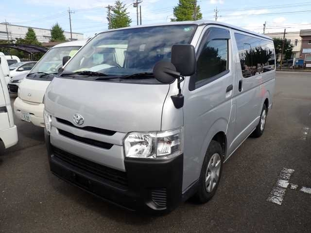 TOYOTA HIACE VAN 2019