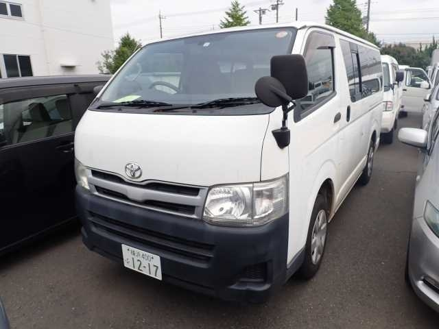 TOYOTA HIACE VAN 2013