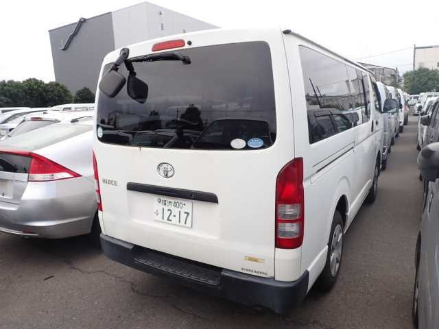 TOYOTA HIACE VAN 2013