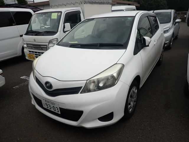 TOYOTA VITZ 2013