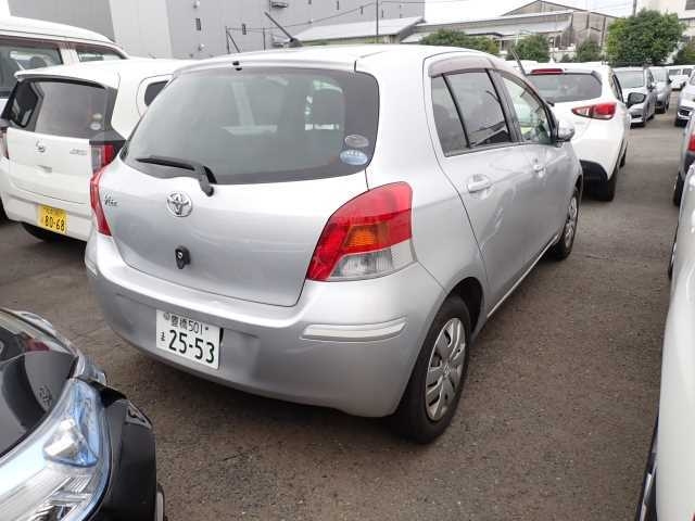 TOYOTA VITZ 2010