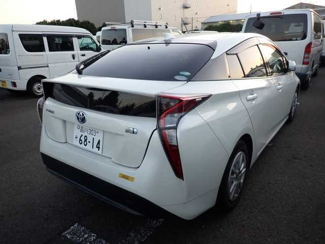 TOYOTA PRIUS 2017
