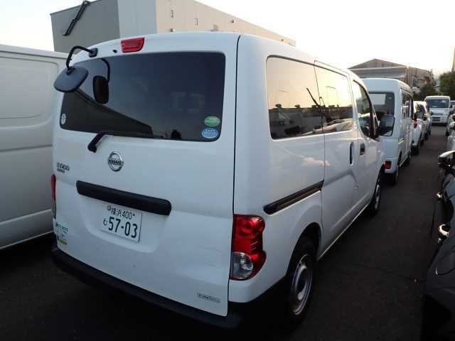 NISSAN NV200 2019