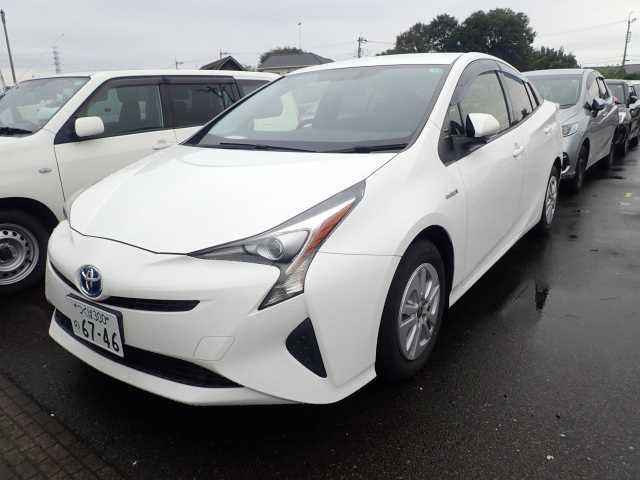 TOYOTA PRIUS 2016