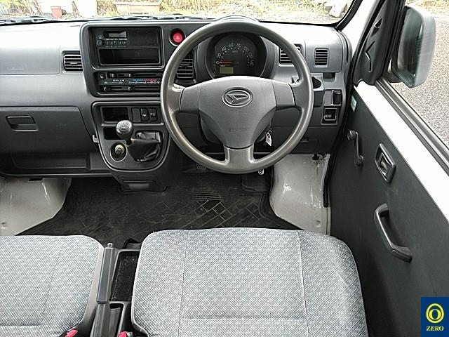 DAIHATSU HIJET VAN 2013