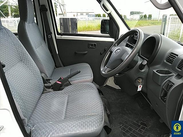 DAIHATSU HIJET VAN 2013