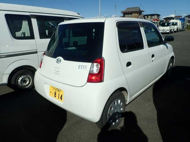 DAIHATSU ESSE 2011