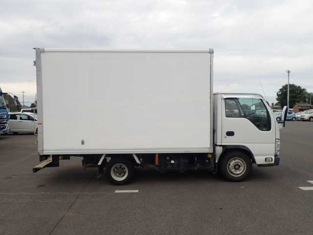 ISUZU ELF 2012