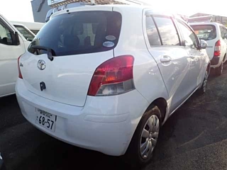 TOYOTA VITZ 2011
