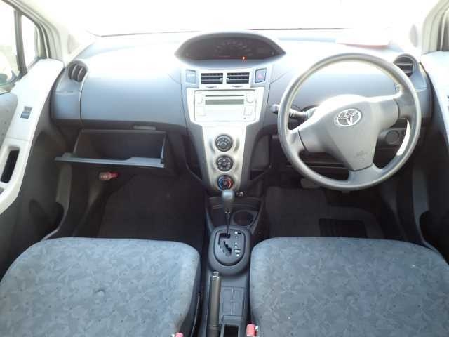 TOYOTA VITZ 2011