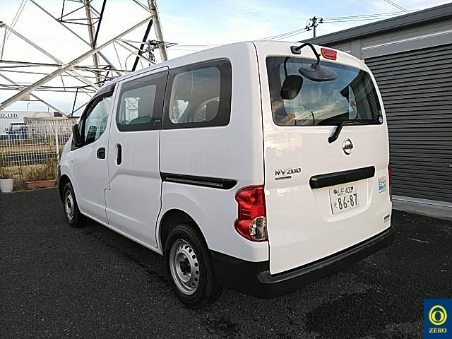 NISSAN NV200 2012